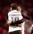 Arrascaeta celebra o seu gol, o primeiro do Flamengo sobre o Internacional.  Foto: Adriano Fontes / Flamengo / Jogada10