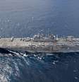 USS IWO JIMA, da Marinha dos EUA, em atividade no mar  Foto: US Navy / Divulgação