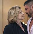 Odete Roitman (Debora Bloch) e César (Cauã Reymond) formam o casal mais 'quente' da novela  Foto: Gabriel Vaguel/TV Globo