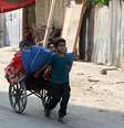 Menino palestino caminha pela Cidade de Gaza  Foto: ANSA / Ansa - Brasil