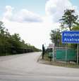 A entrada para o centro de detenção de imigrantes administrado pelo estado, denominado Alligator Alcatraz, localizado no Aeroporto de Treinamento e Transição Dade-Collier, nos Everglades da Flórida  Foto: Joe Raedle / GettyImages