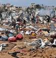 Local atacado por Israel em Deir Al-Balah, centro de Gaza  Foto: Ramadan Abed / Reuters