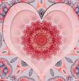 Faça a simpatia da água com açúcar com quartzo rosa para acalmar o coração, equilibrar emoções e harmonizar o chakra do coração.  Foto: Shutterstock. / João Bidu