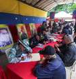 Autoridades do governo venezuelano realizam atividades de recrutamento visando cidadãos e funcionários públicos como parte do plano de defesa nacional.  Foto: Jorge Mantilla/NurPhoto via Getty Images