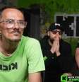JP (esquerda) era constantemente submetido a humilhações por parte de seus colegas streamers, como Naruto (direita).  Foto: © Скрін з трансляції Kick / Yuotube / RFI