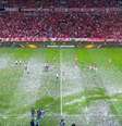 - Reprodução de Vídeo - Legenda: Chuva de papel picado atrasou em 20 minutos jogo contra o Fla pela Libertadores  Foto: Jogada10