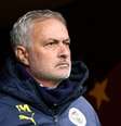 Mourinho não teve uma boa passagem pelo clube turco –  Foto: Ahmad Mora/Getty Images / Jogada10