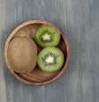 Kiwi pode ajudar a melhorar a noite de sono   Foto: Freepik