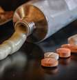Entenda como descartar medicamentos vencidos e o que acontece com eles   Foto: Josep Perelló Florit/Flickr