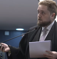 Advogado Matheus Milanez, que representa o ex-ministro do Gabinete de Segurança Institucional general Augusto Heleno, durante sustentação oral no segundo dia de julgamento  Foto: Reprodução/TV Justiça