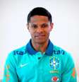 Lateral em retorno à Seleção Brasileira –  Foto: Reprodução/CBF TV - Legenda: Douglas Santos volta à Seleção nove anos após o ouro olímpico / Jogada10