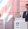 O presidente francês, Emmanuel Macron, ao lado do líder russo, Volodymyr Zelensky (esq.), durante coletiva de imprensa após reunião organizada em Paris com representantes de países apoiadores de Kiev, em 4 de setembro de 2025.  Foto: © Ludovic Marin / via Reuters / RFI