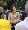 Michelle Bolsonaro chegou ao ato com uma almofada com a imagem de seu marido  Foto: Beatriz Araujo/Portal Terra