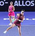 Laura Pigossi de rosa e Ingrid Martins de roxo   Foto: Fotojump / Esporte News Mundo