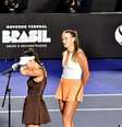 Luisa Stefani e Timea Babos   Foto: Fotojump / Esporte News Mundo