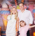 Eliana com o marido Adriano Ricco e a filha Manuela  Foto: Reprodução/Instagram/@eliana