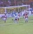 Gol que abriu o placar na vitória do Estudiantes sobre o Flamengo –  Foto: Reprodução / Band / Jogada10
