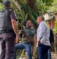 De camisa branca, Guilherme Derrite, secretário de Segurança Pública de São Paulo, acompanha Operação Escudo.  Foto: SSP-SP