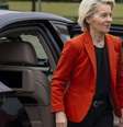 A presidente da Comissão Europeia, Ursula von der Leyen, chega à Escola da Guarda de Fronteira próxima à fronteira entre Lituânia e Belarus, perto da vila de Medininkai, a cerca de 25 km a leste da capital Vilnius, na Lituânia, em 1º de setembro  Foto: AP - Mindaugas Kulbis / RFI