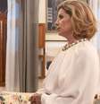 Odete Roitman (Debora Bloch) ameaça Maria de Fátima (Bella Campos) no capítulo desta sexta-feira, 19 de setembro de 2025, da novela 'Vale Tudo'.  Foto: Divulgação/TV Globo / Purepeople
