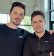 Alexandre e Felipe Salvatore, irmãos gêmeos, estão à frente da MyHood  Foto: Divulgação/MyHood