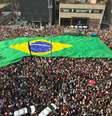 Imagem aérea do ato na Avenida Paulista, região central de São Paulo, neste domingo, 21, contra a PEC da Blindagem, aprovada na Câmara, que pode dificultar processos criminais contra parlamentares, contra a Pec da Anistia e pela Soberania do país  Foto: Marcelo D. Sants/Ato Press/Estadão Conteúdo