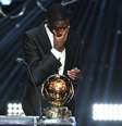 Ousmane Dembélé chora ao receber a Bola de Ouro  Foto: Reprodução/X/Ballon d'Or