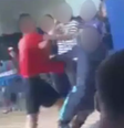 Aluno ameaça colega com arma durante briga em escola de Santos (SP)  Foto: Reprodução/Redes Sociais