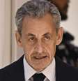 O ex-presidente francês Nicolas Sarkozy chega ao tribunal de Paris para o seu julgamento por financiamento ilegal de campanha da Líbia, relativo à eleição de 2007. Em Paris, em 25 de setembro de 2025.  Foto: © AFP - JULIEN DE ROSA / RFI