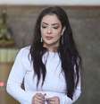 Abatida, Li Martins é amparada por amigos em missa de sétimo dia de JP Mantovani, morto em acidente trágico de moto. Fotos!.  Foto: AGNews / Purepeople