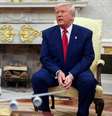 O presidente dos Estados Unidos, Donald Trump, conversa com o primeiro-ministro israelense, Benjamin Netanyahu, durante reunião em Washington, EUA, em 7 de abril. (Imagem ilustrativa)  Foto: REUTERS - Kevin Mohatt / RFI