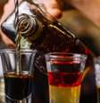 Risco de metanol em bebidas adulteradas.  Foto: Freepik / Portal de Prefeitura