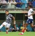  Foto: Vitor Silva/Botafogo - Legenda: Vitinho é um dos nomes mais contestados pela torcida / Jogada10