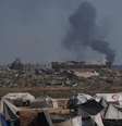 Bombardeios à Cidade de Gaza podem ser vistos da região central do enclave. (02/10/2025)  Foto: AP - Abdel Kareem Hana / RFI