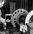 Um século atrás, no dia 2 de outubro de 1925, o inventor escocês John Logie Baird (1888-1946) transmitiu com sucesso, pela primeira vez, a imagem em movimento de um rosto humano reconhecível  Foto: Alamy / BBC News Brasil