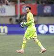  Foto: Gilvan de Souza/Flamengo - Legenda: Goleiro Rossi vem se destacando pelo Flamengo em 2025 / Jogada10