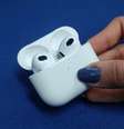 Veja como instalar nova atualização dos AirPods  Foto: Alice Labate/Estadão / Estadão