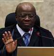 O jurista Joaquim Barbosa é ministro aposentado do STF; ao deixar a Corte, em 2014, abriu mão de mais de 10 anos de tribunal a que teria direito  Foto: André Dusek/Estadão / Estadão