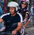 Bruna Marquezine chegou de mototáxi em festa no Rio  Foto: Marcelo Sá Barretto/Agnews