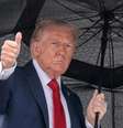 Donald Trump chega a Israel na segunda-feira (13/10) para libertação de reféns e participa no mesmo dia de cúpula no Egito  Foto: Reuters / BBC News Brasil