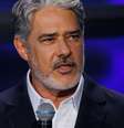 De saída do 'Jornal Nacional', William Bonner é alfinetado por Téo José ao ironizar Fórmula1 fora da Globo: 'Perdeu o respeito'.  Foto: Brazilnews, e Divulgação SBT / Purepeople