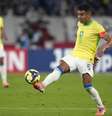  Foto: Horu Hanai/Getty Images - Legenda: Casemiro em ação pela Seleção Brasileira diante do Japão em amistoso / Jogada10