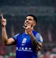  Foto: Divulgação - Legenda: André Luis tem 11 gols e quatro assistências em 22 jogos nesta temporada pelo Shanghai Shenhua / Jogada10
