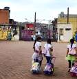 O dia a dia de estudantes e professores nas periferias enfrenta dificuldades que justificam ainda mais comemorar o avanço na escolarização.  Foto: Rovena Rosa/AB