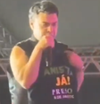 Durante show, Zezé Di Camargo defende anistia aos presos do 8 de janeiro  Foto: Reprodução/X