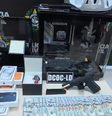 Polícia apreendeu relógios, celulares, dinheiro e armas em operação contra exploração de jogos de azar pelo PCC  Foto: Reprodução/X @pcerj