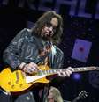 Ace Frehley, fundador do Kiss, durante show em 2021  Foto: Gary Miller/Getty Images