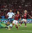 Flamengo recebeu o Racing na última quarta  Foto: Wagner Meier/Getty Images