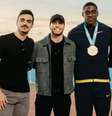 Da esquerda para direita: Rafael Cruz, Higor Lapa, Luiz Maurício, atleta do lançamento de dardo, e Renato Santos   Foto: Divulgação / Esporte News Mundo