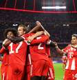 Time do Bayern de Munique comemorando um gol   Foto: Esporte News Mundo